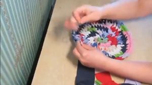 Коврик из старых футболок .