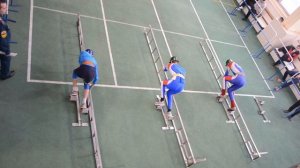 Пожарно-прикладной спорт. Подъём по штурмовой лестнице в окно 3-го этажа учебной башни(1 попытка)