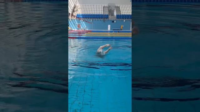 Макеба - это когда придумал новый элемент в синхронном плавании ??