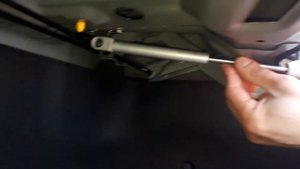 полное открытие крышки багажника