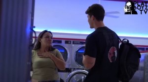 ПРОШУ МЕЛОЧЬ НА ЗАПРАВКЕ,  А ЗАТЕМ ДАЮ В 100 РАЗ БОЛЬШЕ