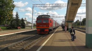 Электропоезд ЭР2Р-7088 станция Гагарин