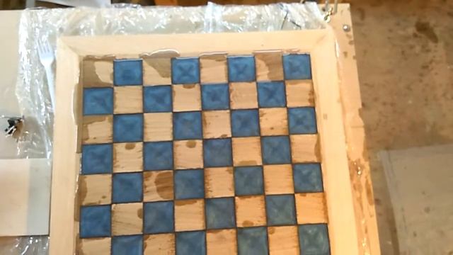 Шахматная доска из эпоксидной смолы и дерева смотреть онлайн