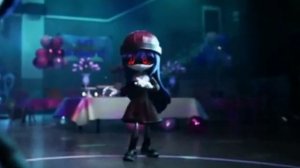 Godzilla (Slick) vs Doll (Murder drones)