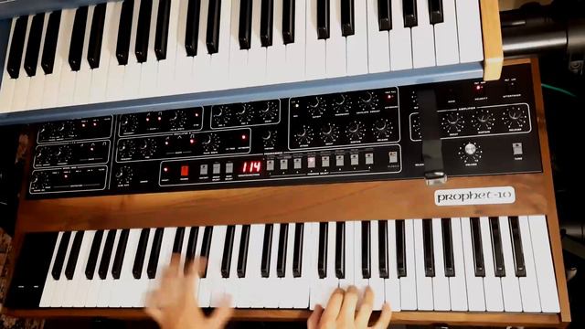 Sequential Prophet 10 Plays Guitar смотреть онлайн