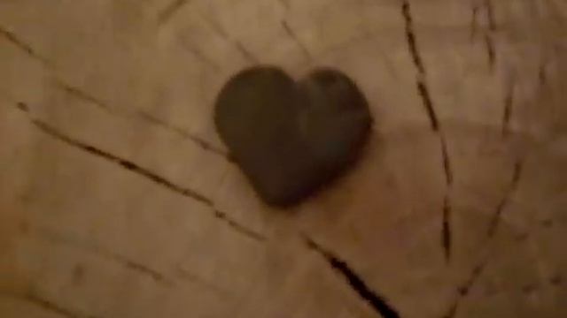 Stone - heart Найден камень в виде сердца. К чему это? смотреть онлайн