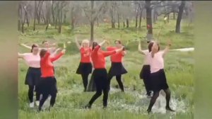 Танец с тюльпанами. Аркадий Манджиев " Хаврин дун"