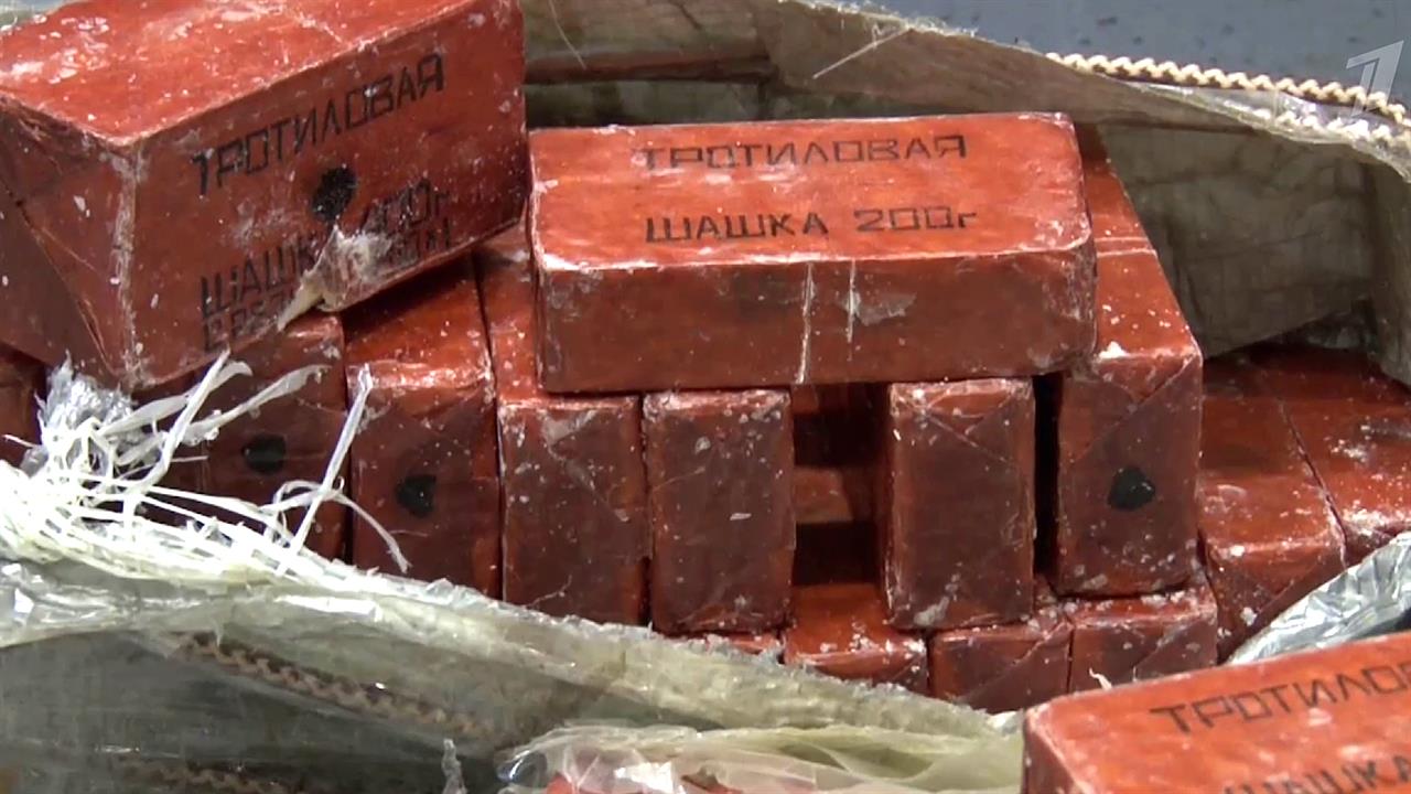 В Крыму задержан участник националистического формирования, который незаконно хранил взрывчатку и...