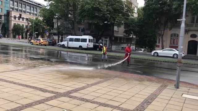 Как моют дороги в Болгарии. Варна. Вики Сара смотреть онлайн