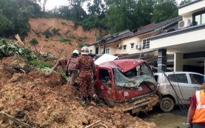 Смертоносный оползень сошел в окрестностях Куала-Лумпур, Малайзия
