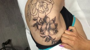 Flowers Tattoo - Whip Pepper Shading ,Time Lapse and Real Time , Black and Grey Tattoo