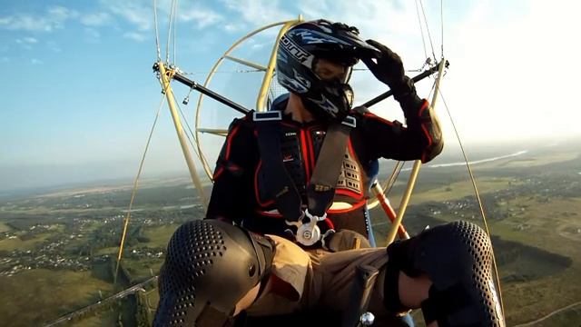 Paratrike flight (Полет на паратрайке, аэрошют)
