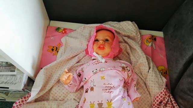 Выписка с роддома с реборном. Ролевая играть с куклой реборн. Едем домой. Одеваемся. смотреть онлайн