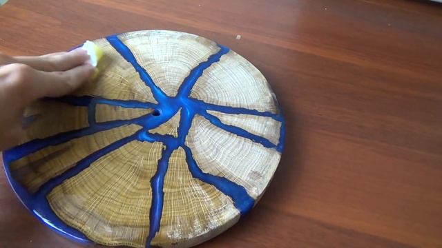 Делаем часы из спила дерева и смолы смотреть онлайн