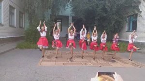 Украинский танец на День Независимости под песню Пидманула, Пидвела