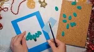 Новогодняя открытка - ёлка из пластилина