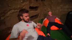 ПОСТРОИЛИ ДОМИК ПОД ЗЕМЛЕЙ!