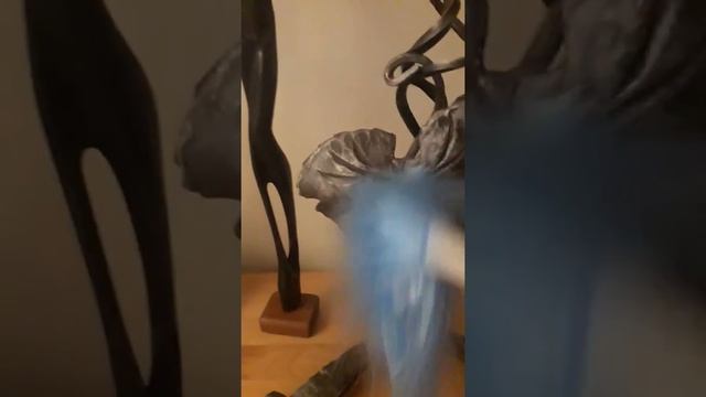 убираем пыль с мебели в доме смотреть онлайн