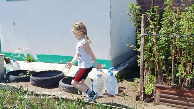 Антонова Милана 6 лет, /На даче/дача/дачные истории