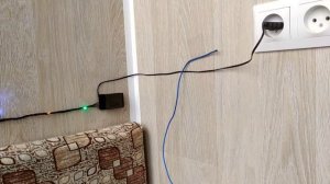 ??Как правильно закрепить новогоднюю гирлянду на окно? Лайфхак.