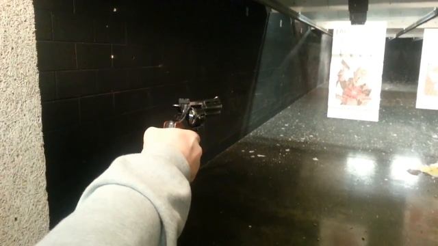 1976 Colt Python at the range смотреть онлайн