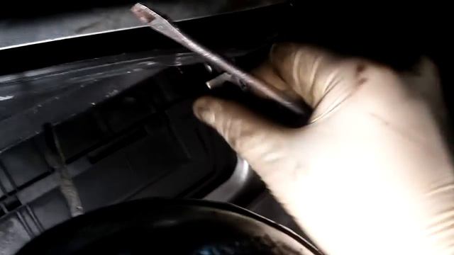 MERCEDES W210 CLEANING CLOGGED WATER DRAINS/ очистка засорeнных водостокoв смотреть онлайн
