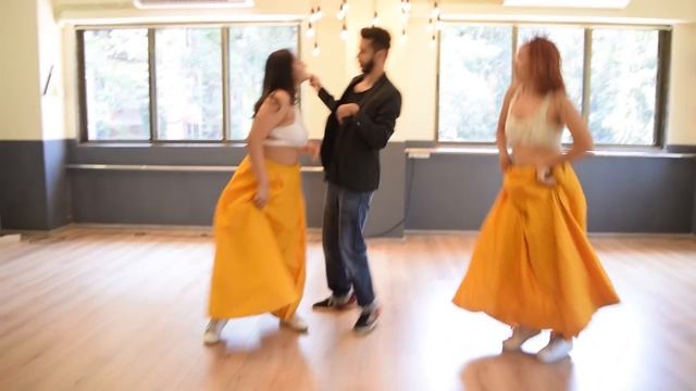 Dil Chori - Yo Yo Honey Singh | Sonu Ke Titu Ki Sweety | The BOM Squad ft Noel Athayde смотреть онлайн