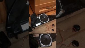 Hertz DSK 130.3 в штатных коробах e39