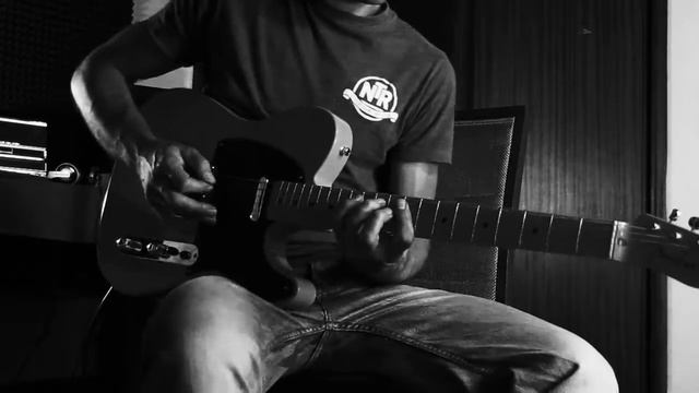 Fender Telecaster 52 Reissue, Jam Pedals Fuzz Phrase, Princeton Killer KloneValve Amps смотреть онлайн