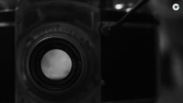 Old Exacta (старый фотоаппарат) смотреть онлайн