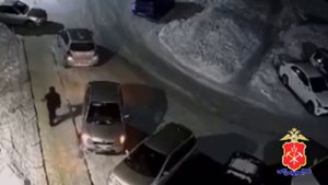 В Новокузнецке полицейские задержали местного жителя, подозреваемого в повреждении 4 автомобилей