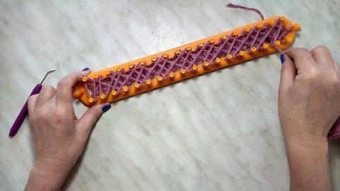 #вязаниедляначинающих #diy Вязание на луме для начинающих. Способ 5
