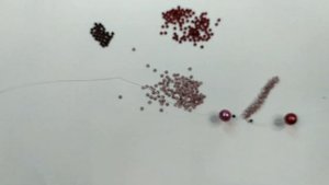 Как легко сделать красивое колечко из мелкого бисера и бусин // Простое плетение