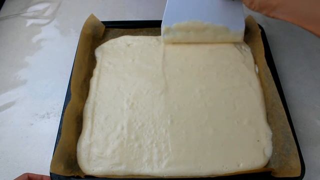 Пышный бисквитный рулет- Рулет с клубникой! Самый удачный способ! смотреть онлайн