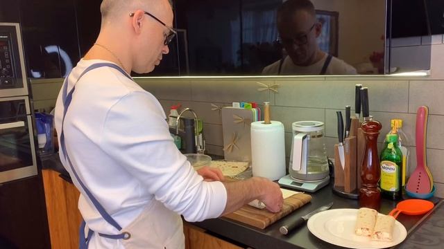 Хрустящие роллы с курицей в лаваше) смотреть онлайн