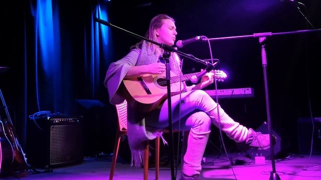 Santana Rose - For You/Abandoned Home (LIVE Acoustic) смотреть онлайн