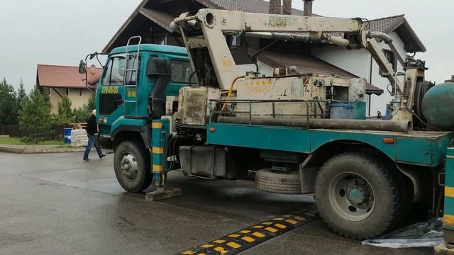 Бетононасос - Красноярск, заливка цоколя пос. Шамони. смотреть онлайн