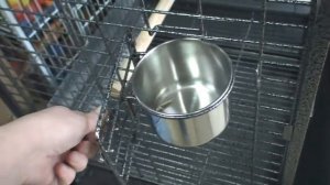 Клетка для крупных попугаев.