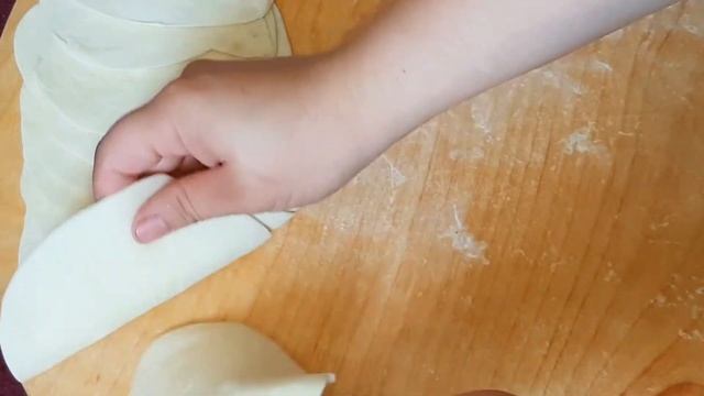 Дайын қамырдан Қатпарлы самса даярлаймыз.Самса из готового теста.