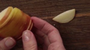 Как красиво нарезать яблоко