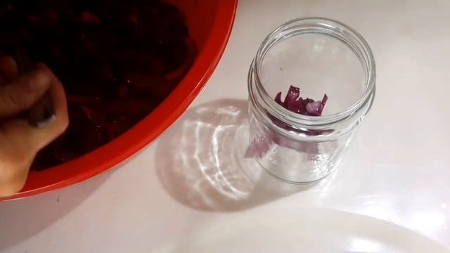 Маринованная краснокочанная капуста (Mor Lahana Turşusu)