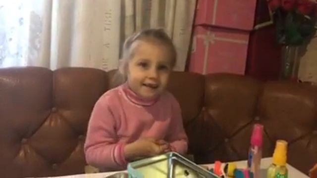 Варвара делает обзор на любимые продукты (3года) смотреть онлайн