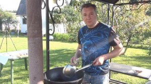 Свиные ребрышки с луком в казане