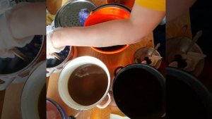 Как покрасить шерсть зелёнкой и фукорцином, нужен  голубой и синий цвет .