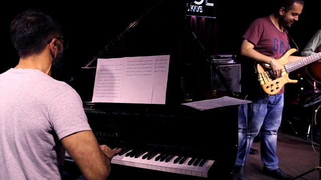 Евгений Побожий и Антон Давидянц - Эссе Джаз Клуб смотреть онлайн