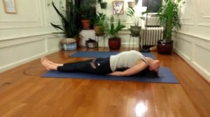 Асана Матсиасана (поза рыбы). Хатха-йога. Учитель йоги по системе Свами Шивананды Павел Калягин.