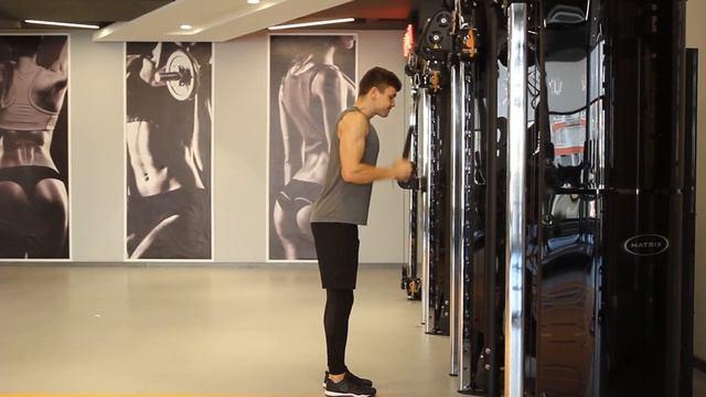 РАЗГИБАНИЯ РУК В КРОССОВЕРЕ С КАНАТОМ