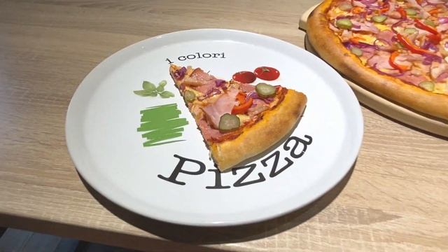 Тестируем деревянное блюдо для подачи пиццы Akwood. Диаметр 25, 30 и 35 см. смотреть онлайн