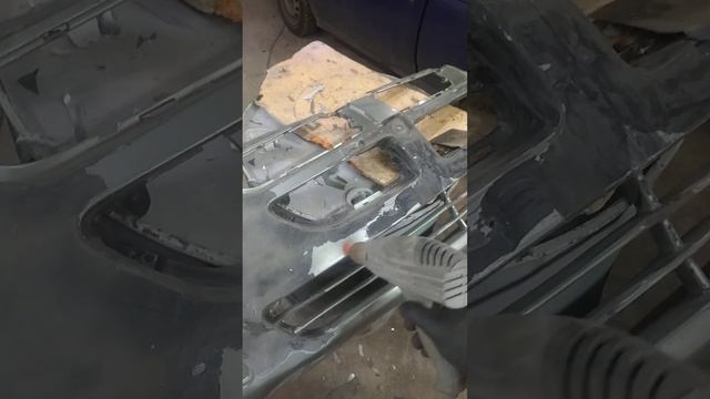 как быстро удалить старую краску с бампера смотреть онлайн