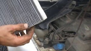 Замена салонного фильтра Шкода Октавия